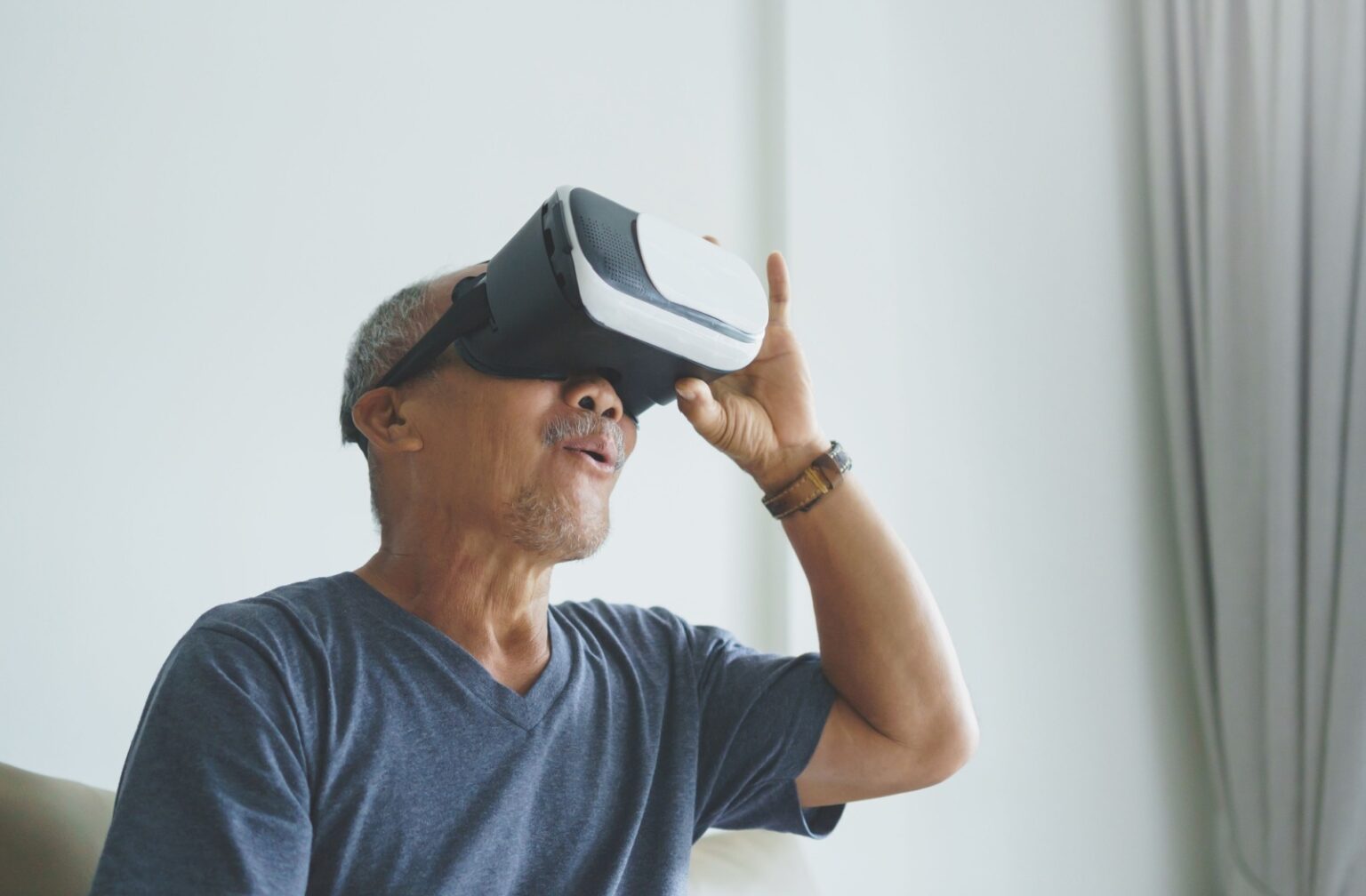 SeniorTalk — Embracing Technology: How Seniors Can Use Virtual Reality ...